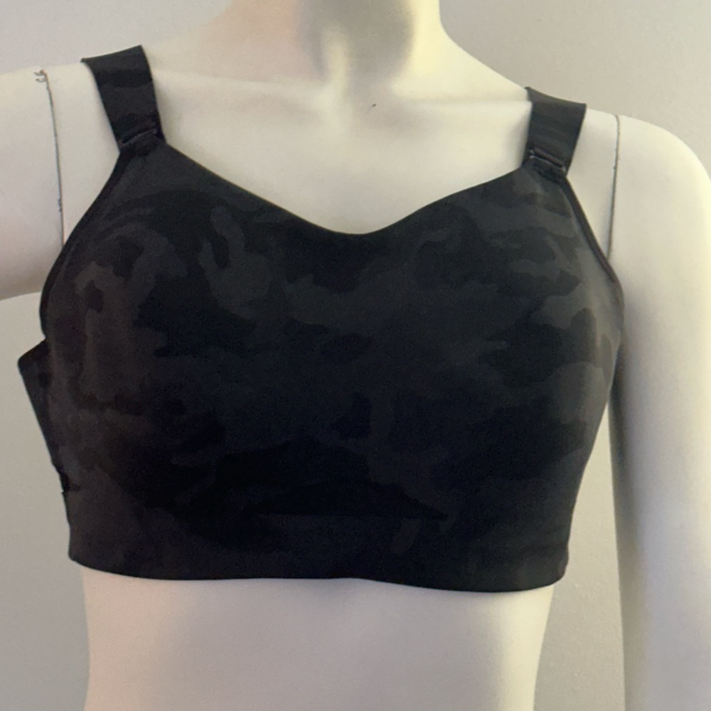 Lululemon Women's Black Camouflage Sports Bra